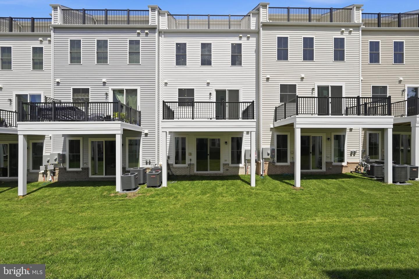 42200 Shining Star Sq Property Photo 23
