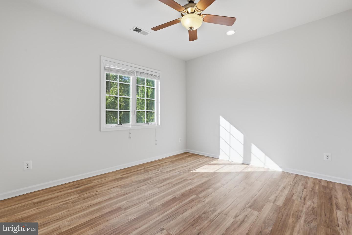 25209 Eisenhower Dr Property Photo 45