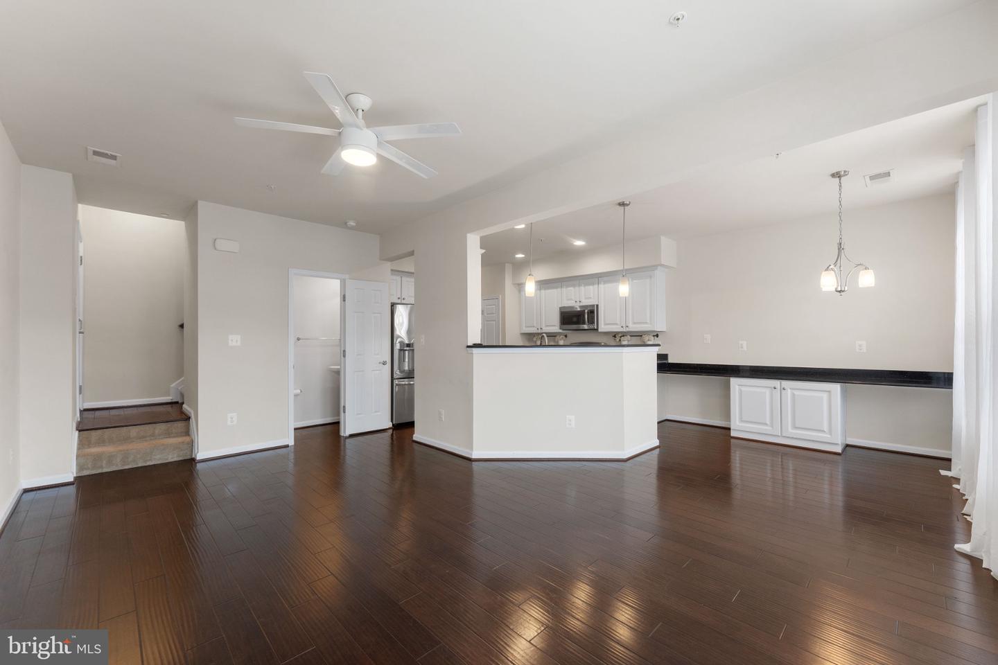 24660 Caribou Sq Property Photo 5