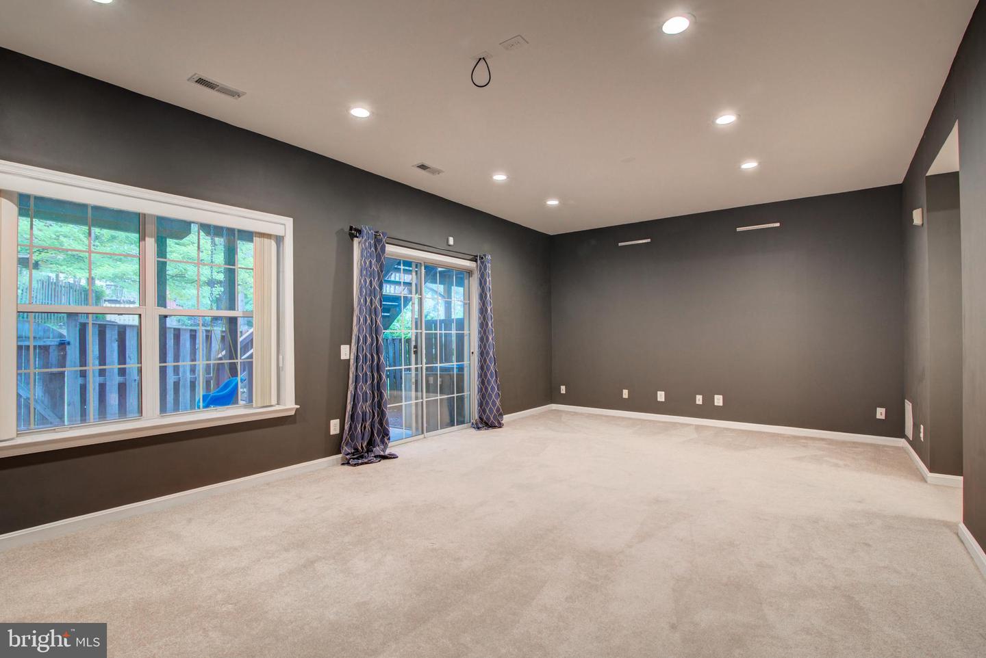 20867 Trinity Sq Property Photo 7