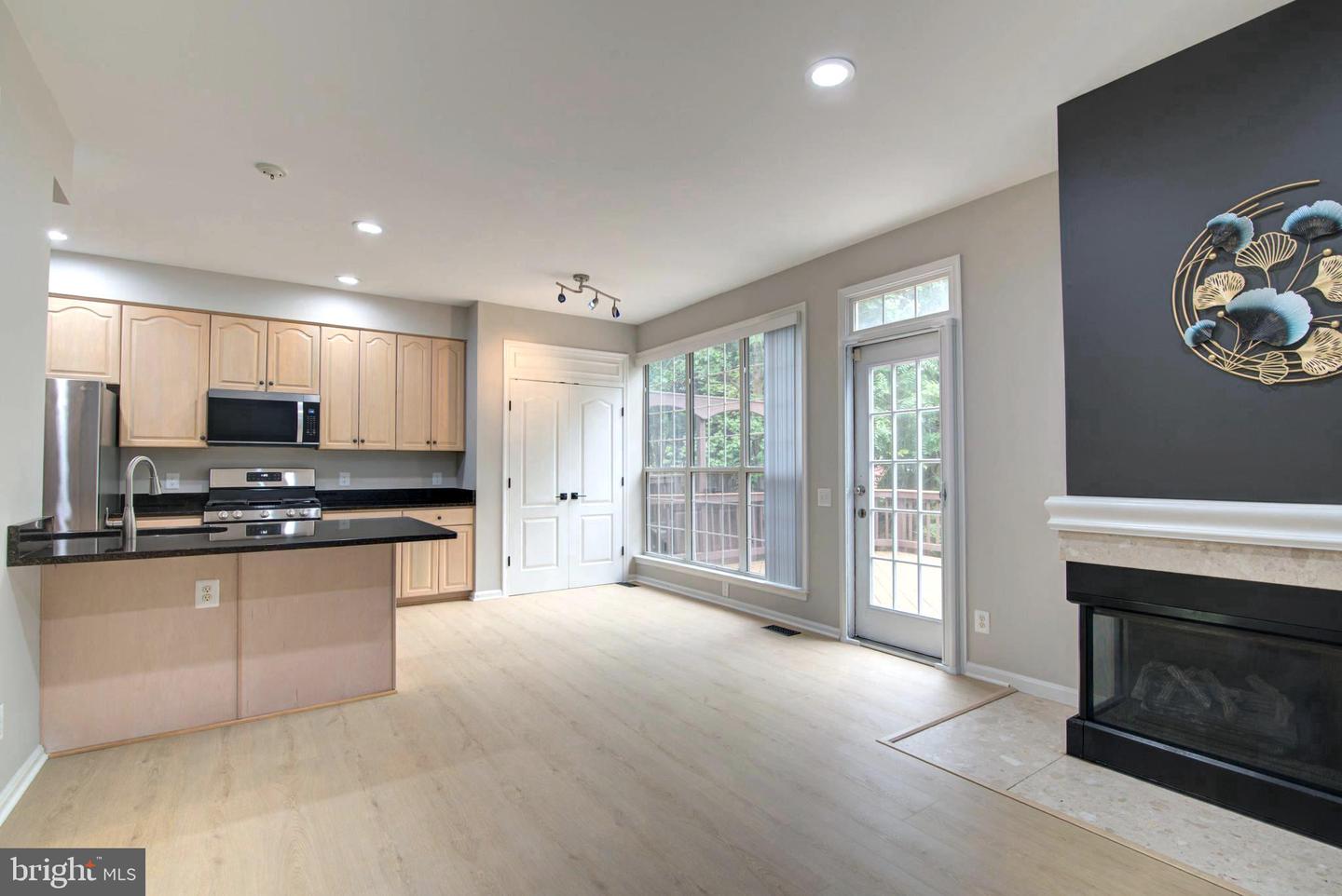 20867 Trinity Sq Property Photo 13