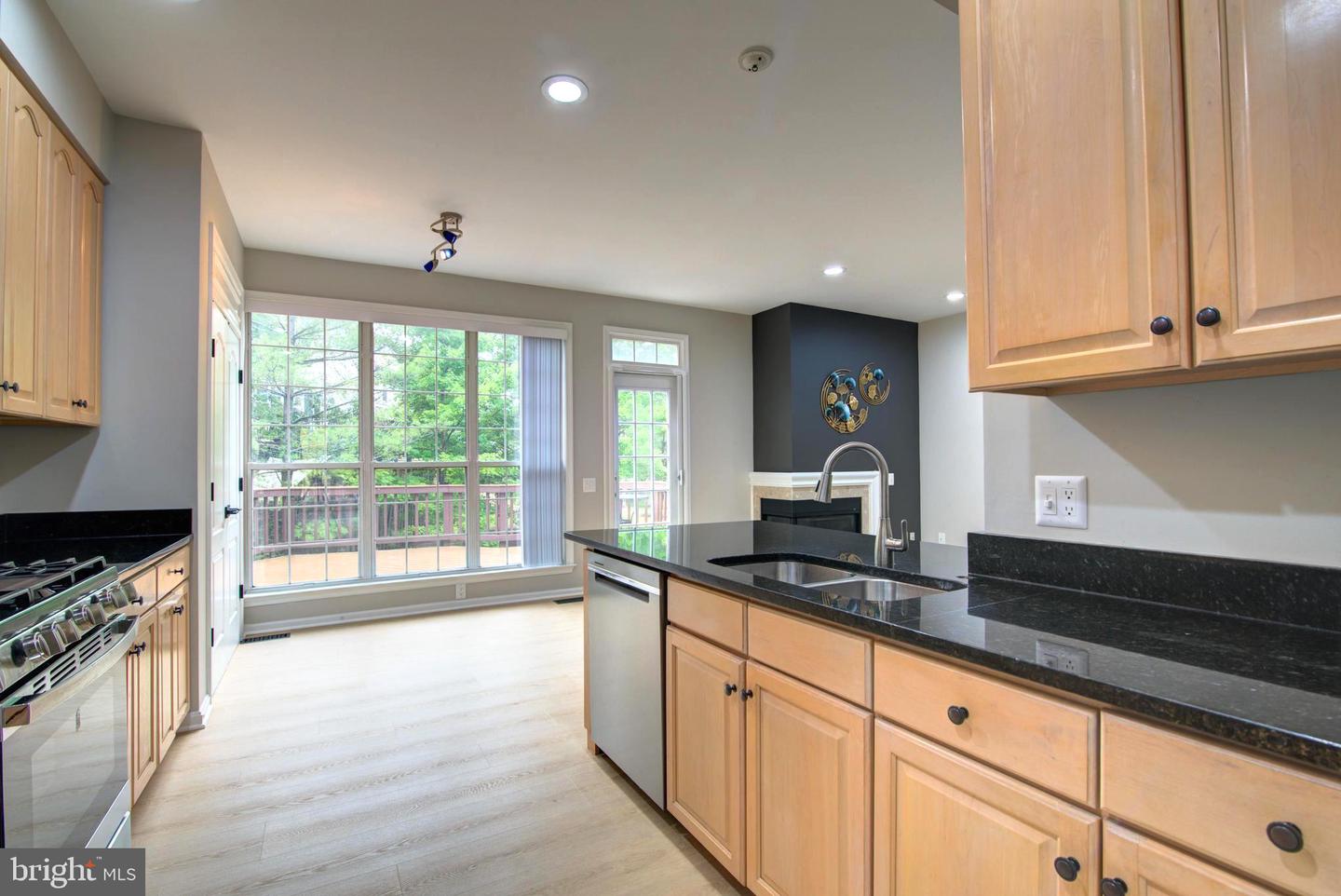 20867 Trinity Sq Property Photo 14