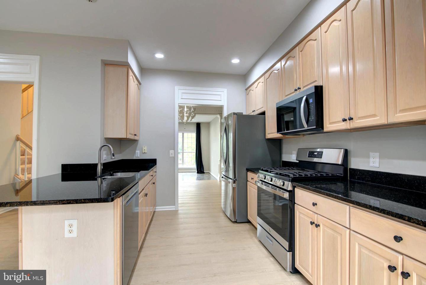 20867 Trinity Sq Property Photo 16