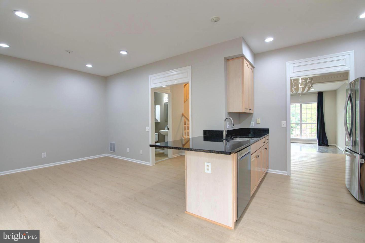 20867 Trinity Sq Property Photo 17