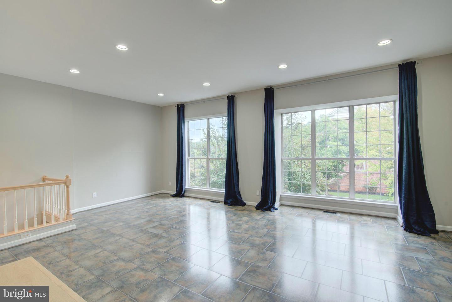 20867 Trinity Sq Property Photo 26