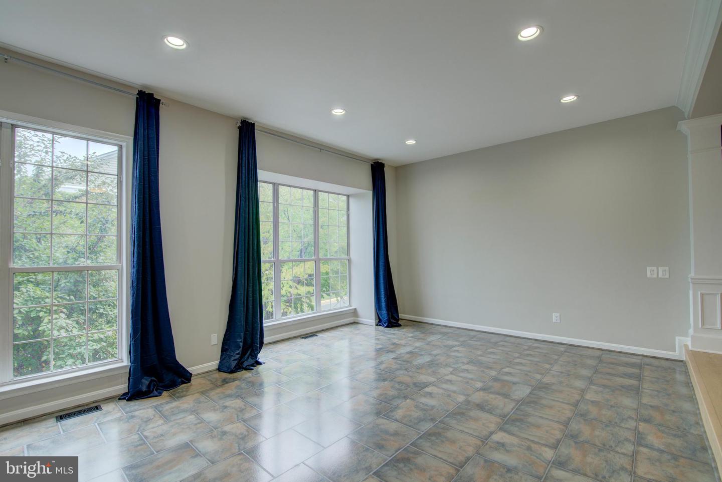 20867 Trinity Sq Property Photo 27
