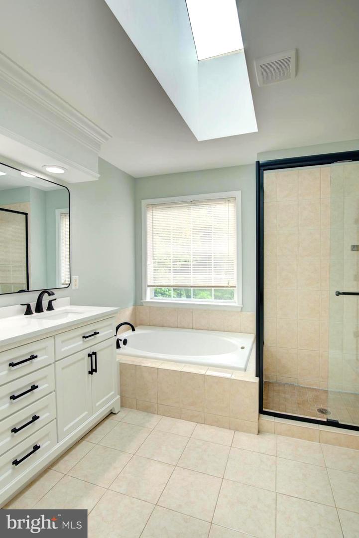 20867 Trinity Sq Property Photo 38