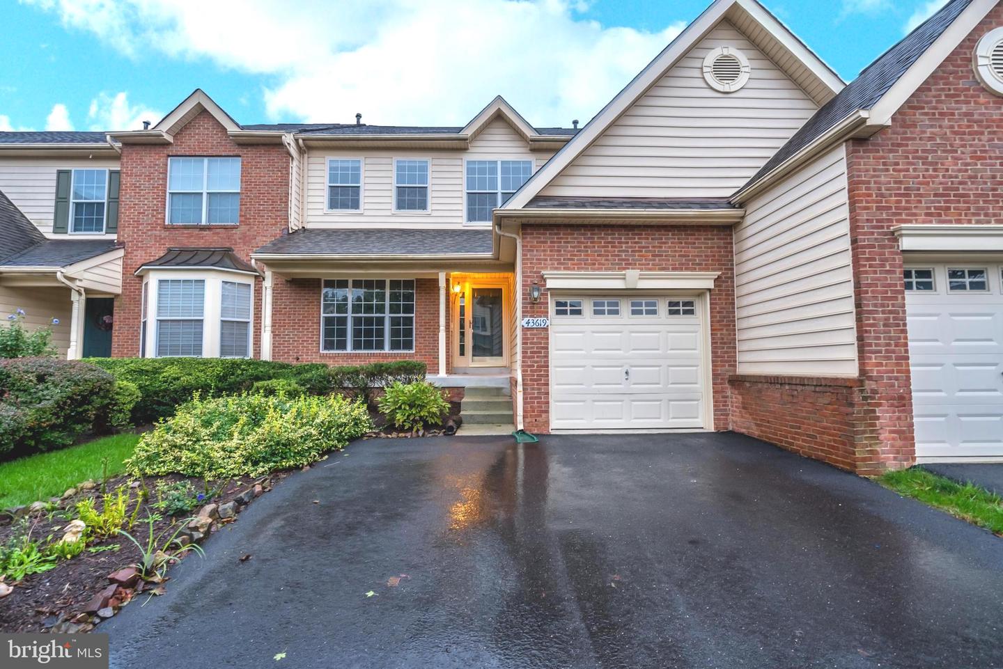 43619 DUNHILL CUP SQ Property Photo 1