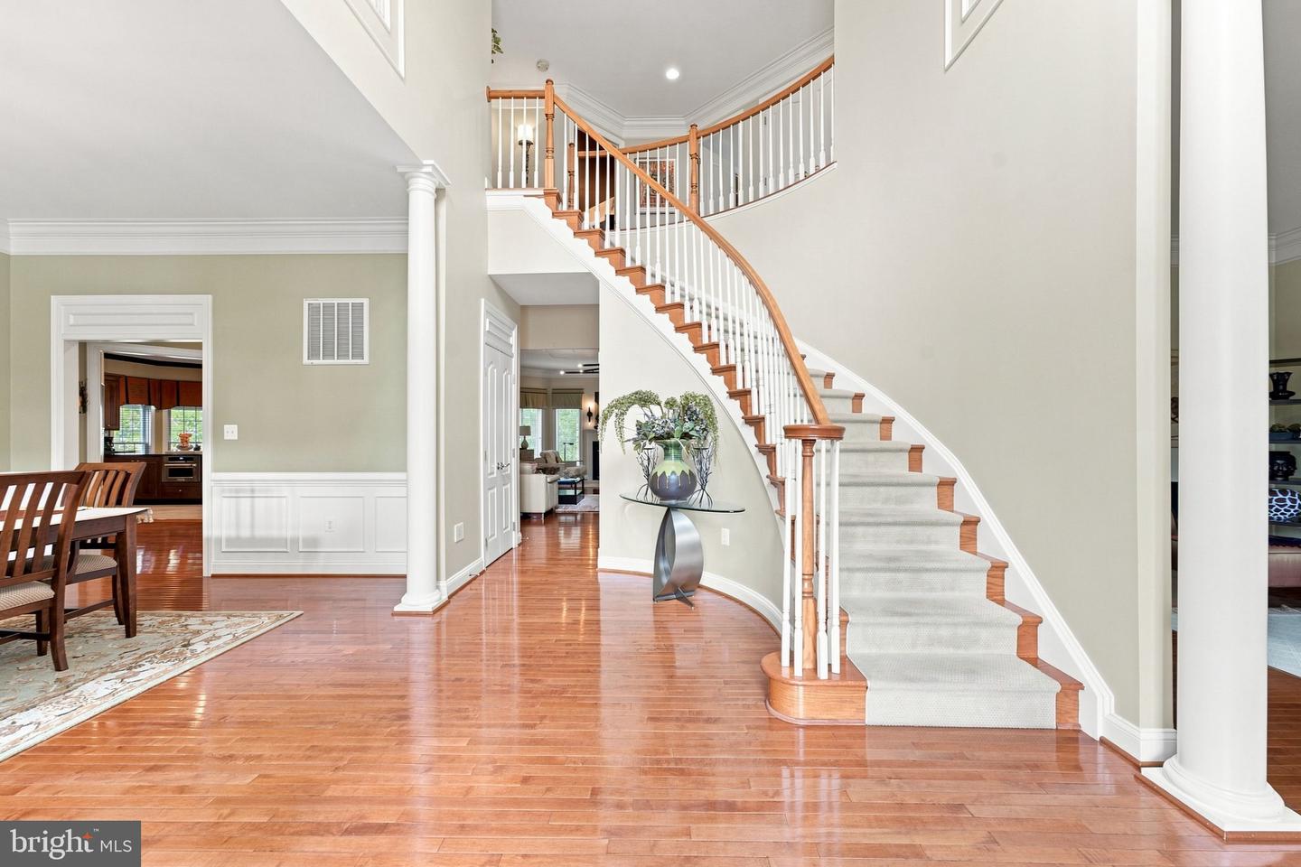 25717 Summerbank Ct Property Photo 6