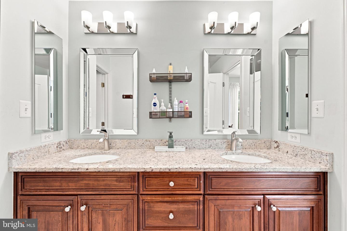 25717 Summerbank Ct Property Photo 84