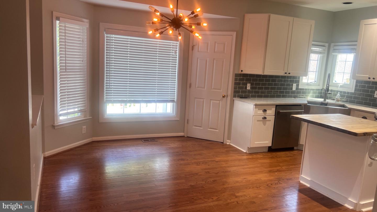 20409 Plainfield St Property Photo 4