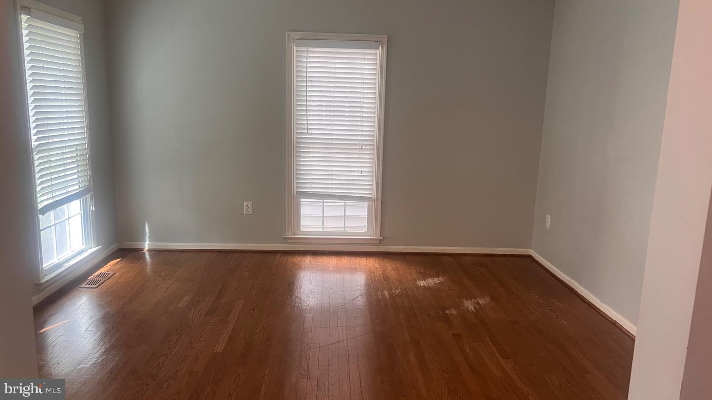 20409 Plainfield St Property Photo 7