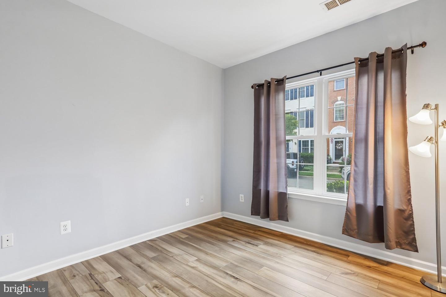 42792 Sykes Ter Property Photo 7