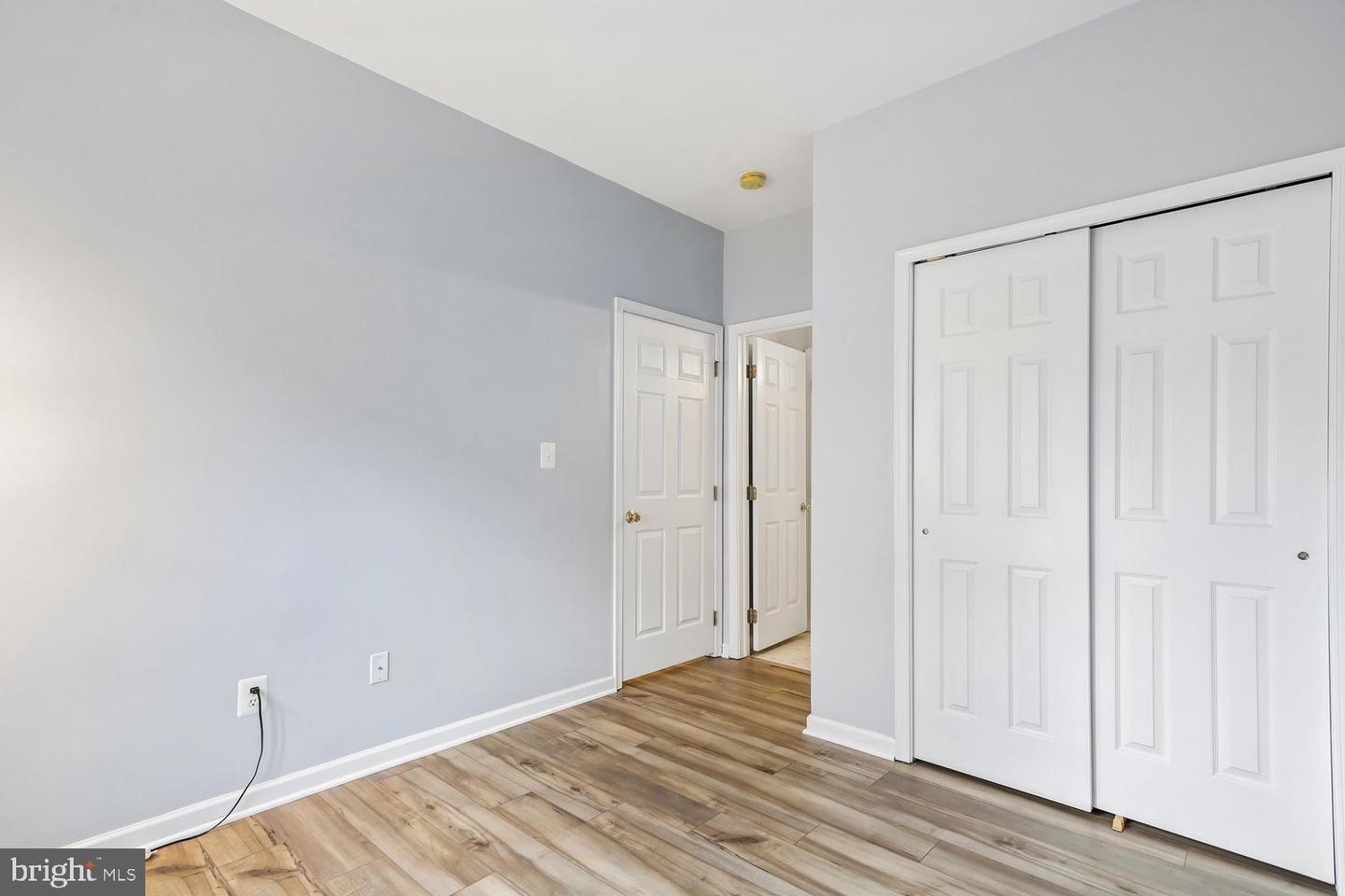42792 Sykes Ter Property Photo 8
