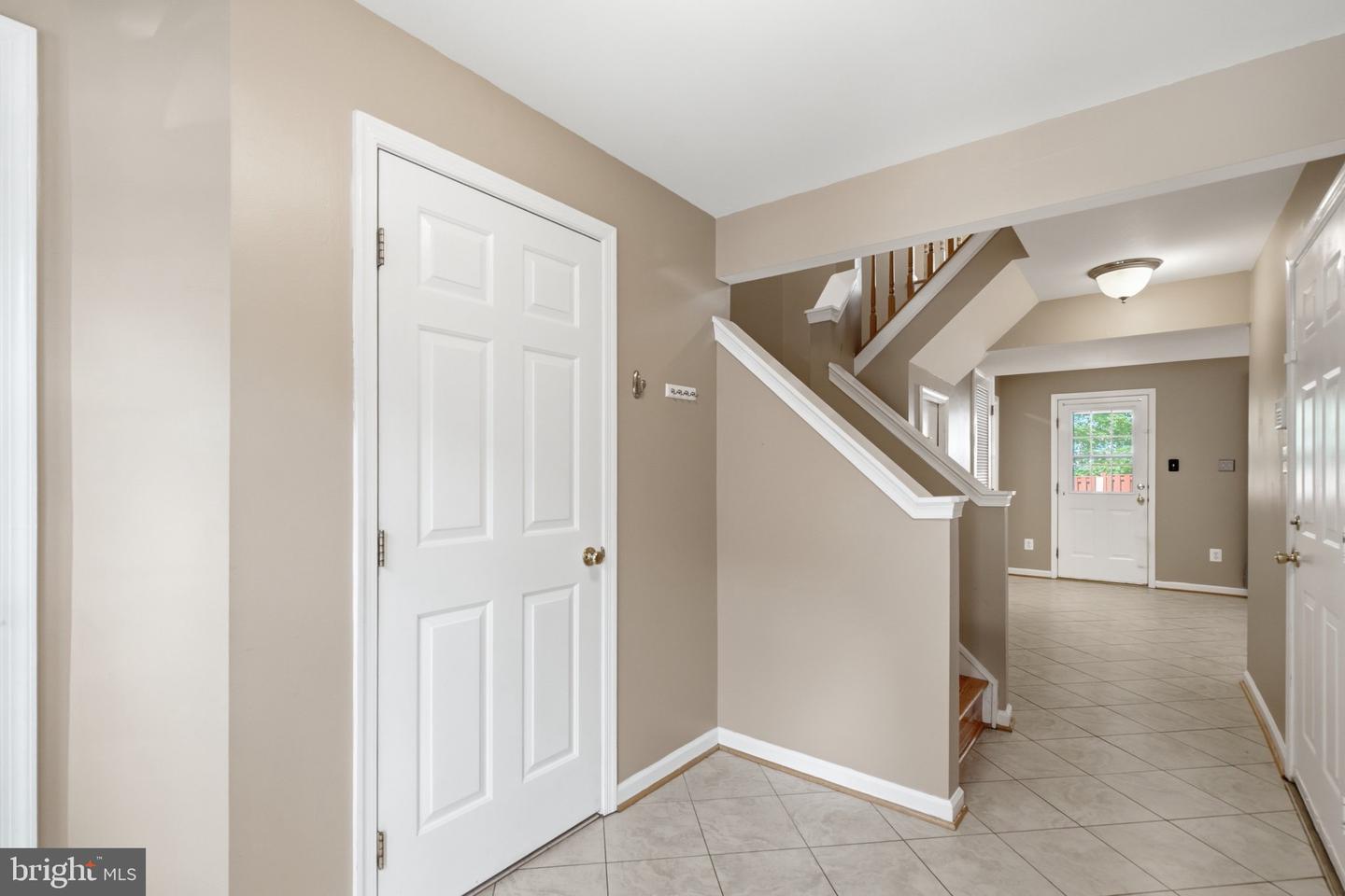 46670 Cavendish Sq Property Photo 3