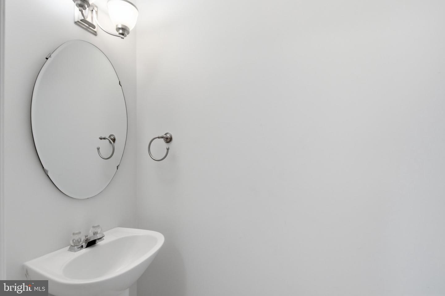 46670 Cavendish Sq Property Photo 5