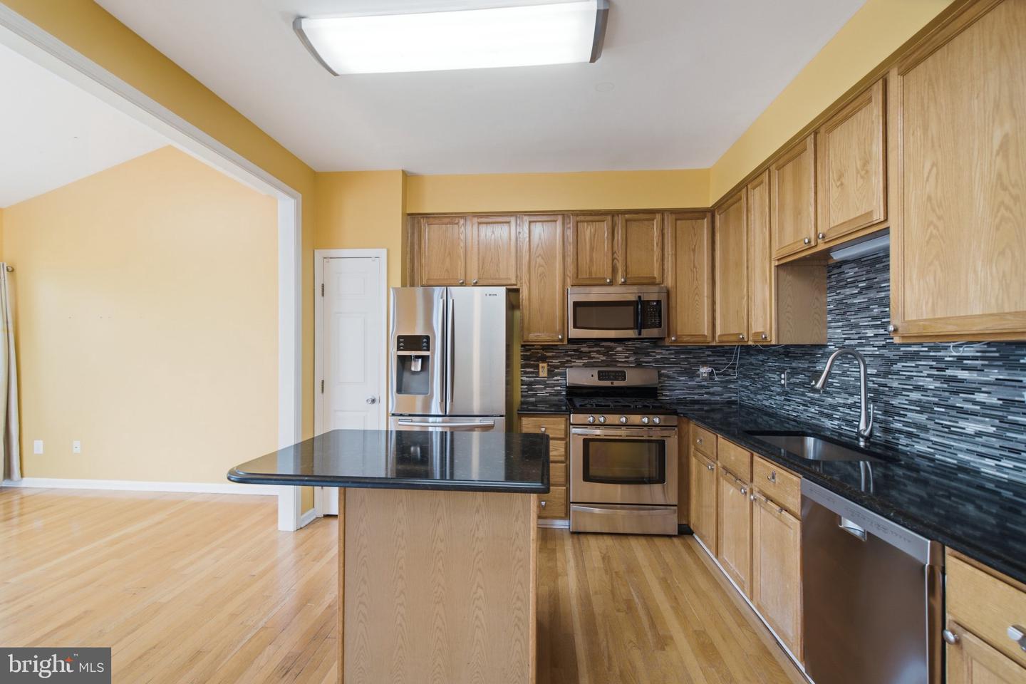 46670 Cavendish Sq Property Photo 6