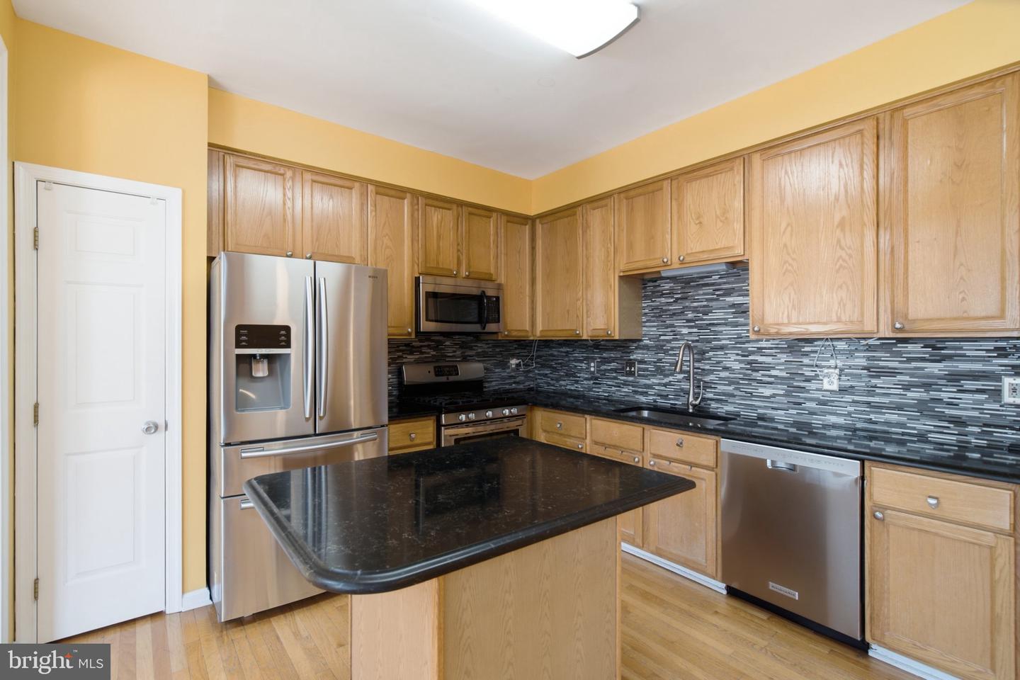 46670 Cavendish Sq Property Photo 7
