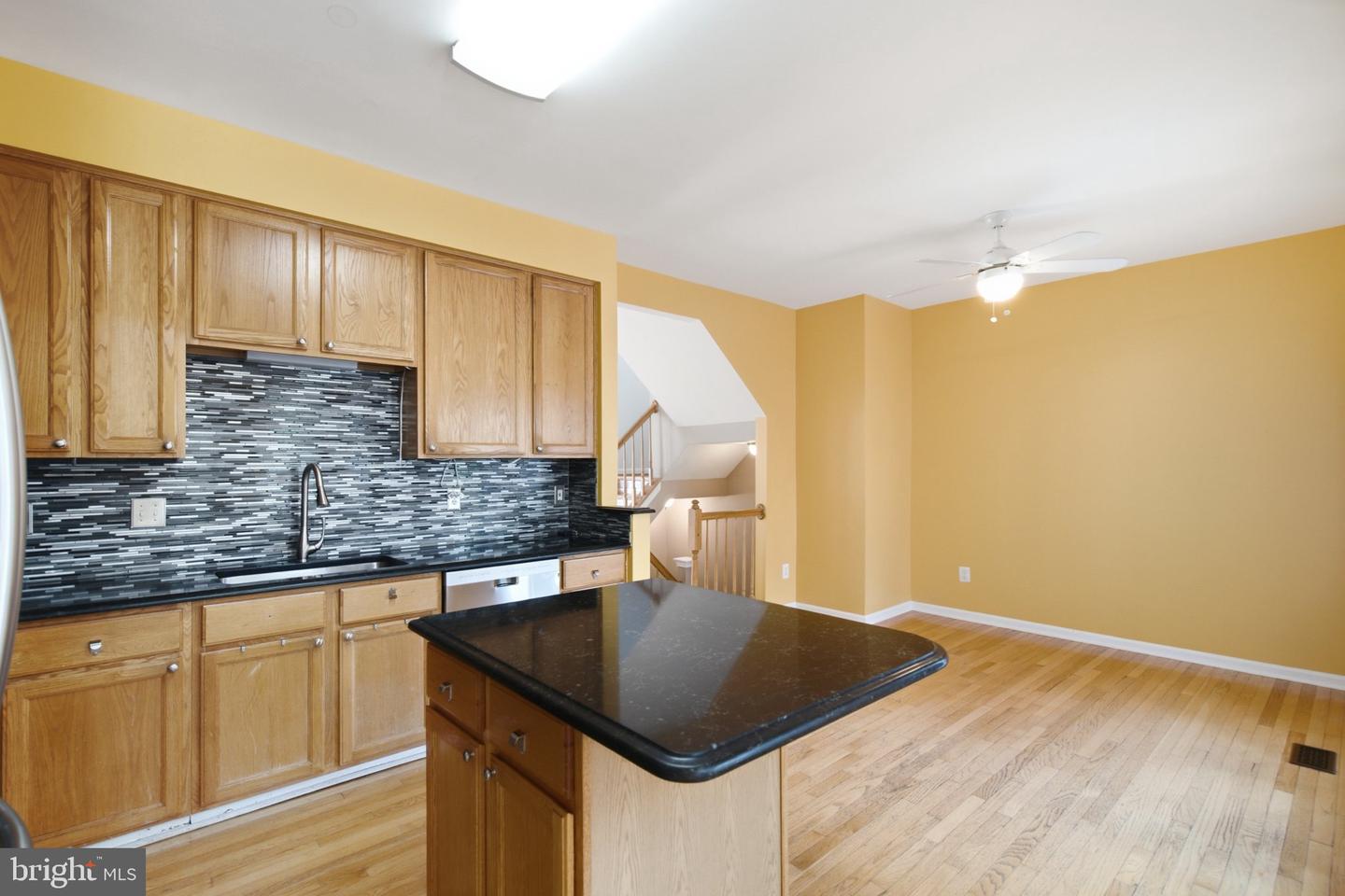 46670 Cavendish Sq Property Photo 8