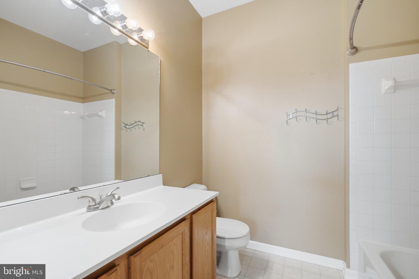 46670 Cavendish Sq Property Photo 13
