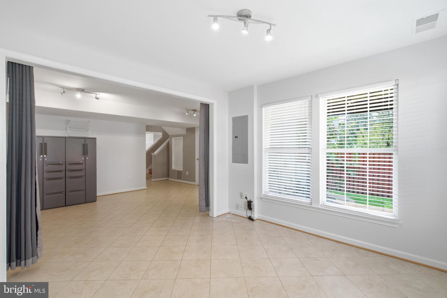 46670 Cavendish Sq Property Photo 29