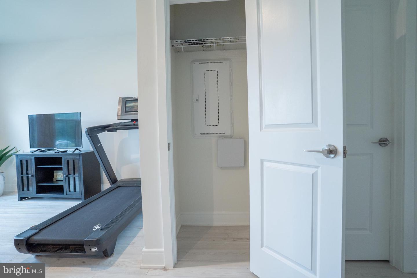 23099 Growler Sq Property Photo 24