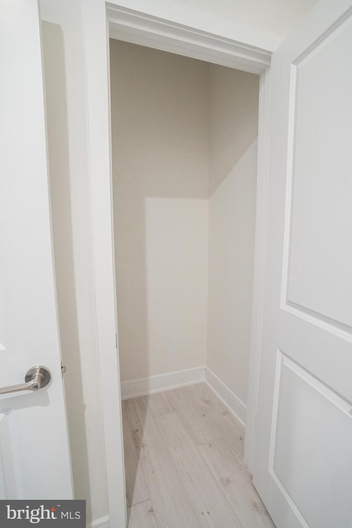 23099 Growler Sq Property Photo 25