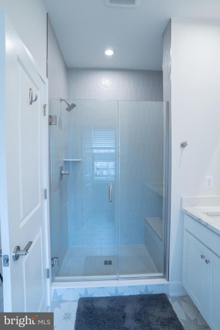 23099 Growler Sq Property Photo 32