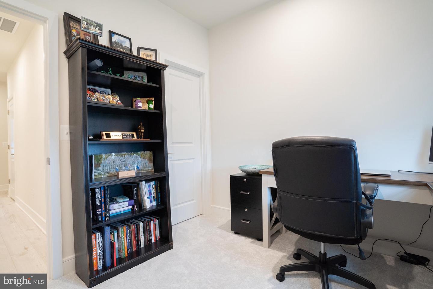 23099 Growler Sq Property Photo 37