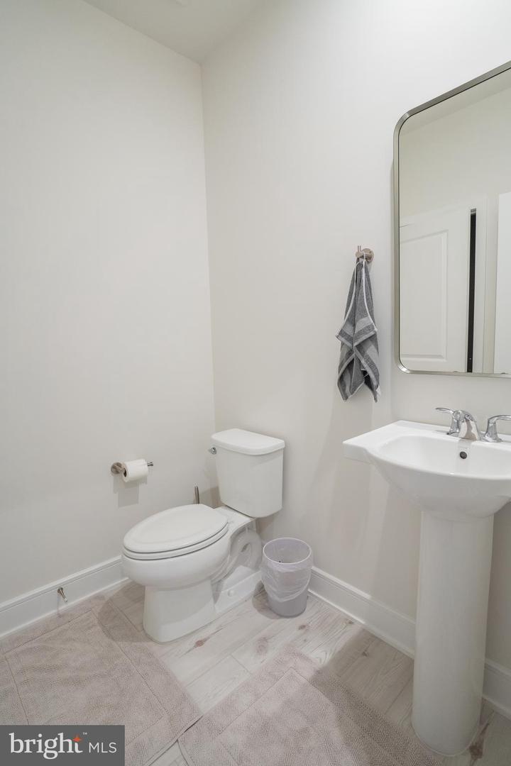 23099 Growler Sq Property Photo 44