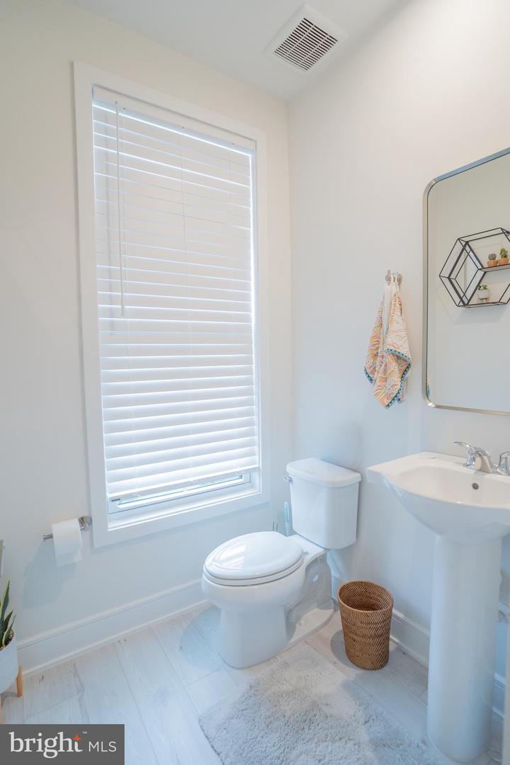 23099 Growler Sq Property Photo 45