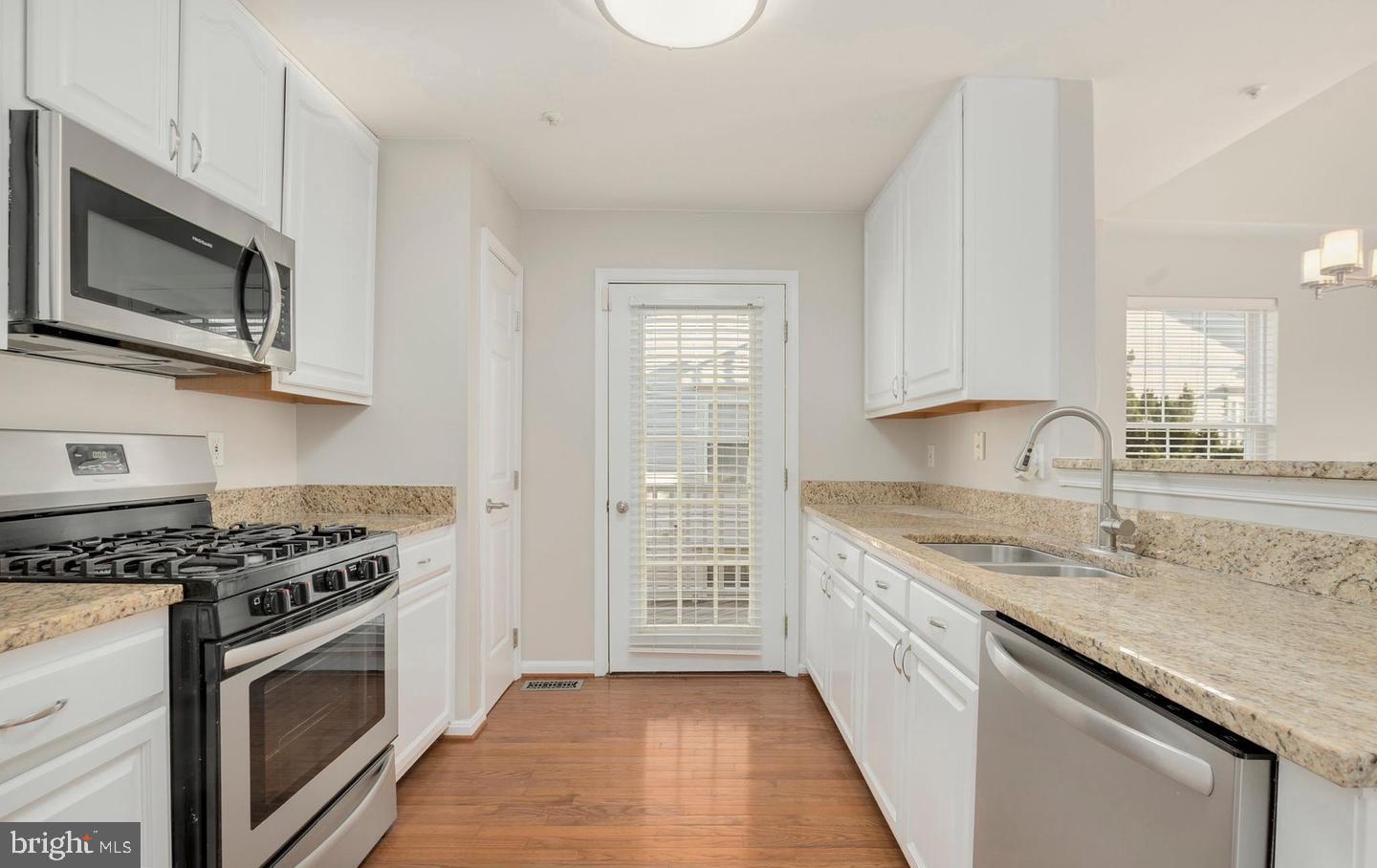 20433 Alderleaf Ter Property Photo 7