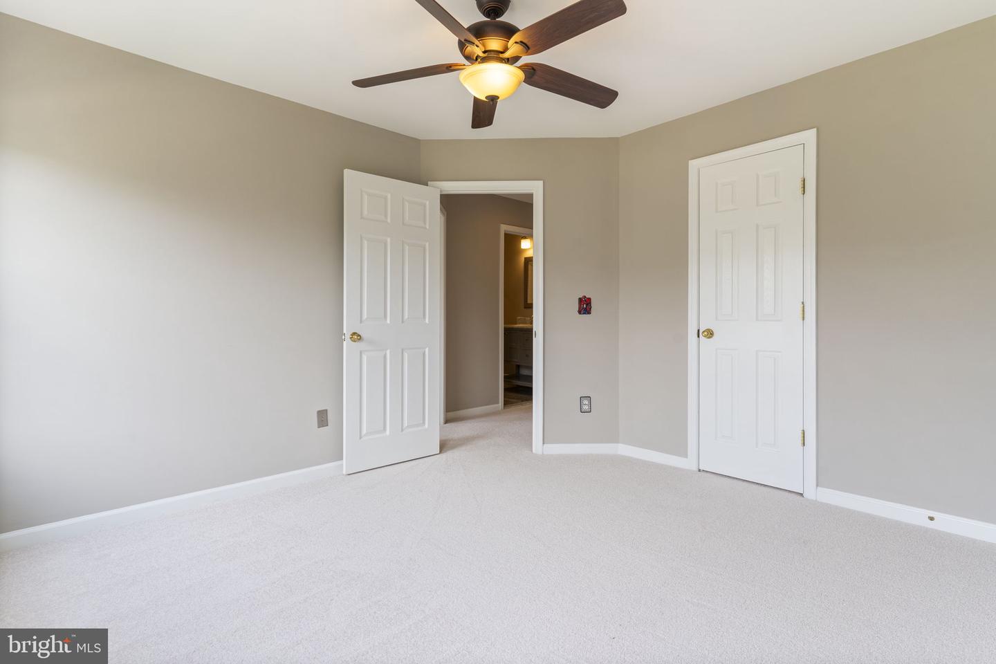20804 Miranda Falls Sq Property Photo 25
