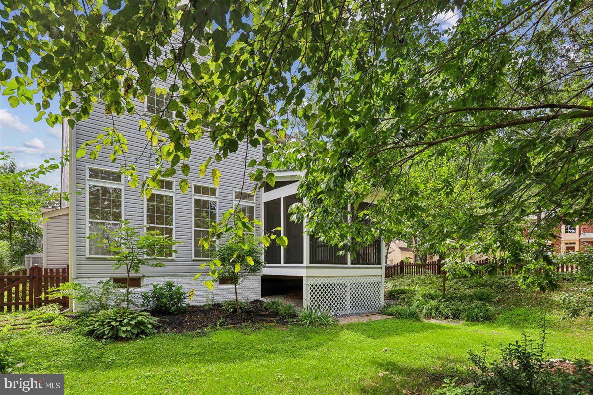 43436 Orson St Property Photo 47