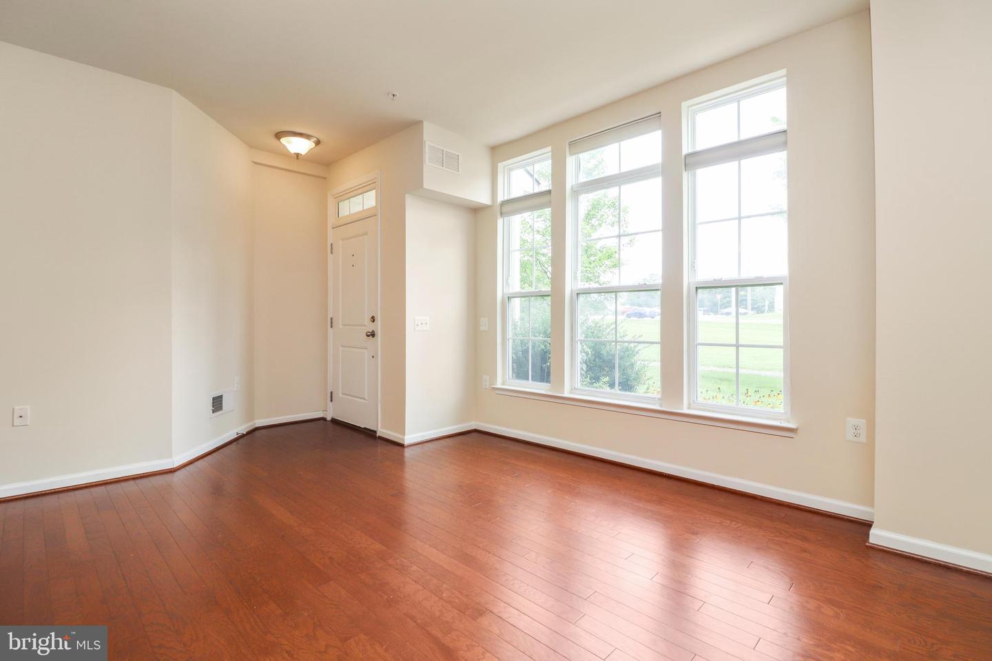 43520 Stonecliff Ter Property Photo 10