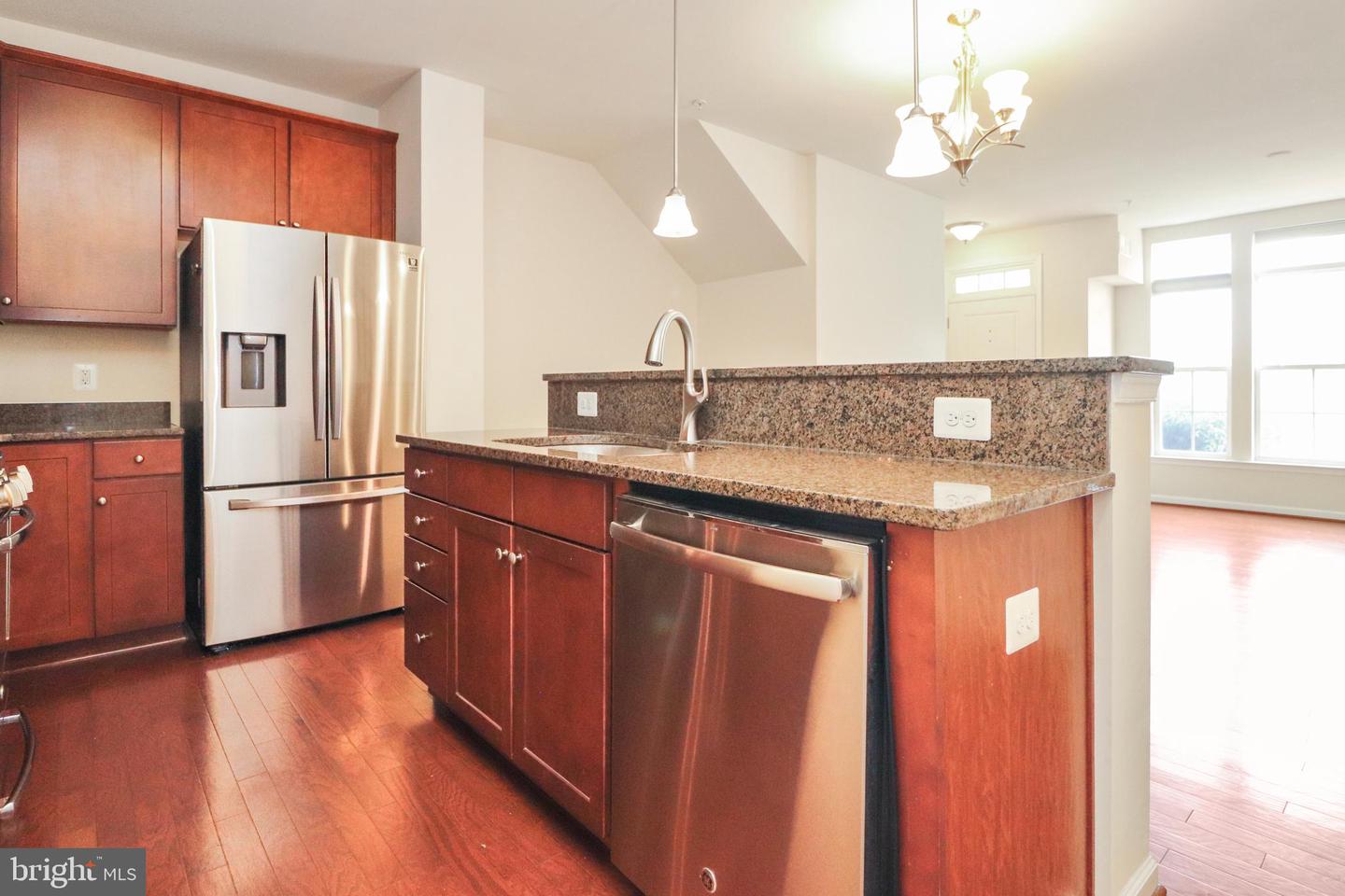 43520 Stonecliff Ter Property Photo 15