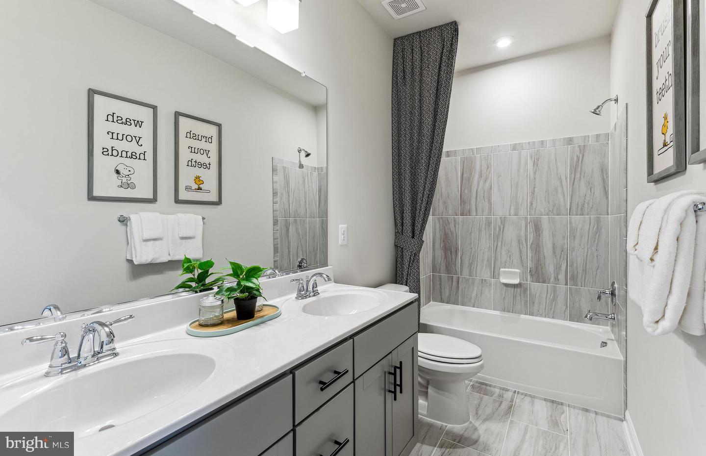 42626 Waxpool Rd Property Photo 10