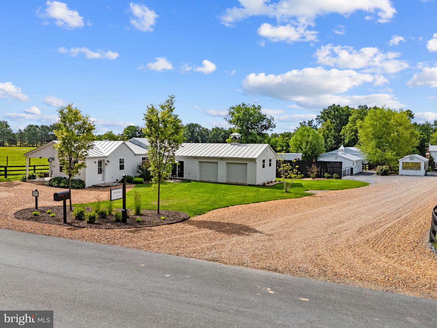35327 Snake Hill Rd Property Photo 3