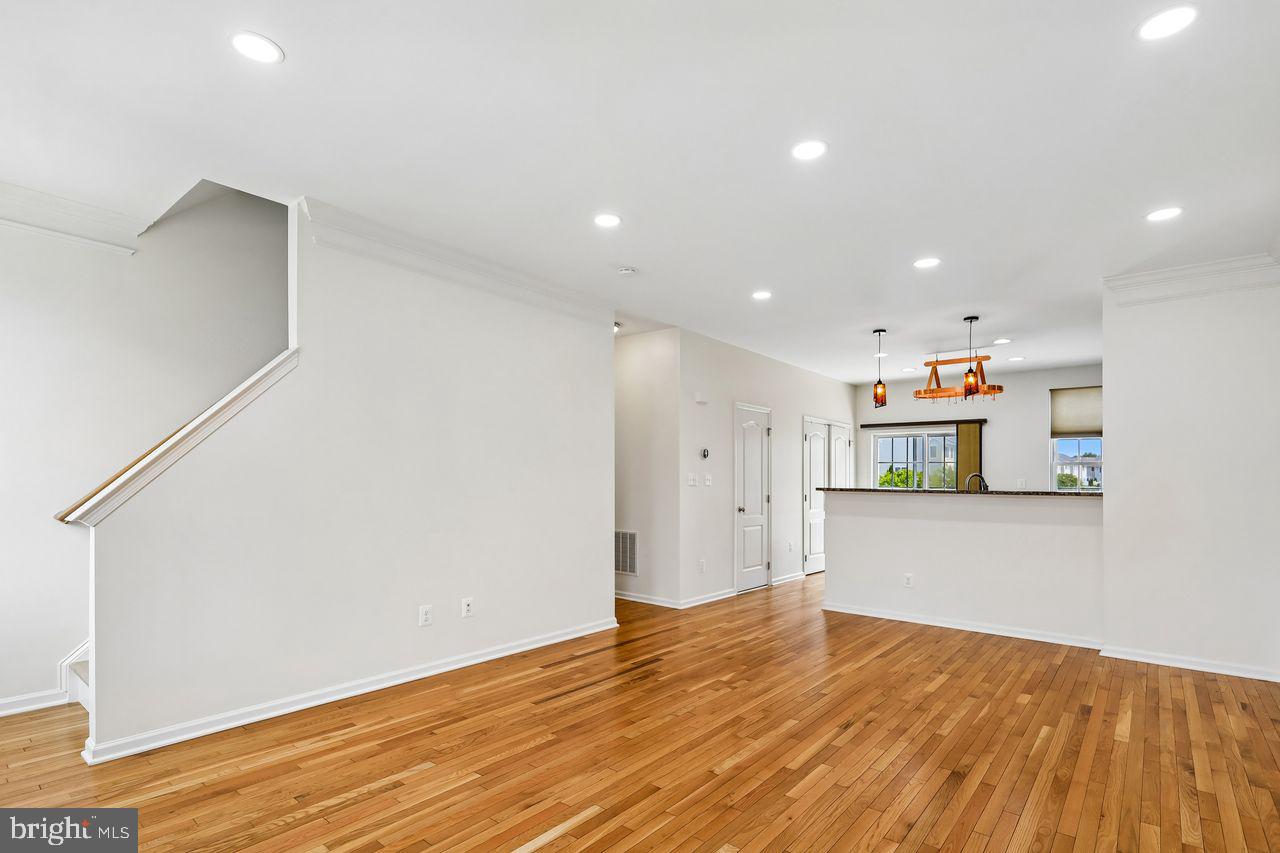 25114 Mcbryde Ter Property Photo 8