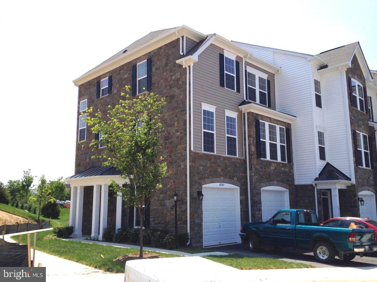 42387 Trellis Sq Property Photo 1