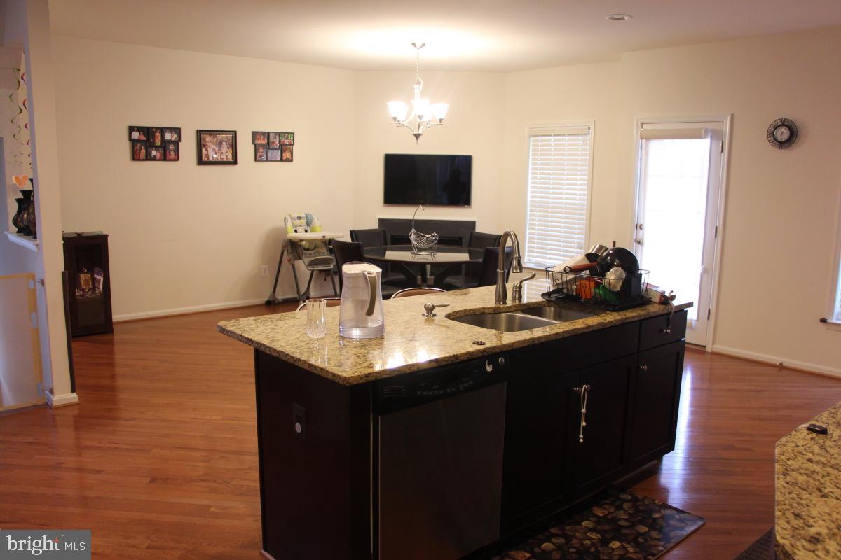 42387 Trellis Sq Property Photo 6