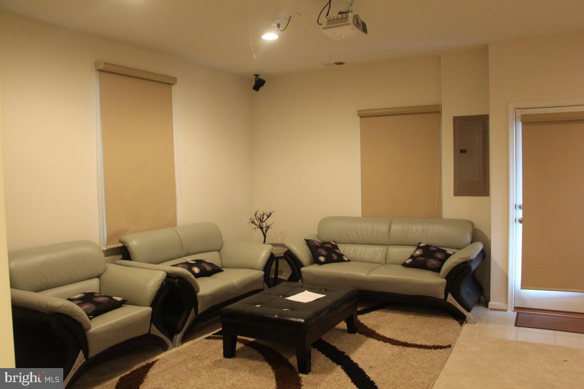 42387 Trellis Sq Property Photo 15