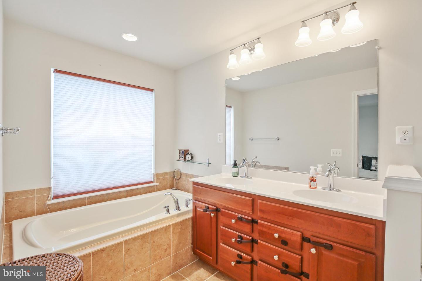 25501 Amber Gate Ter Property Photo 20
