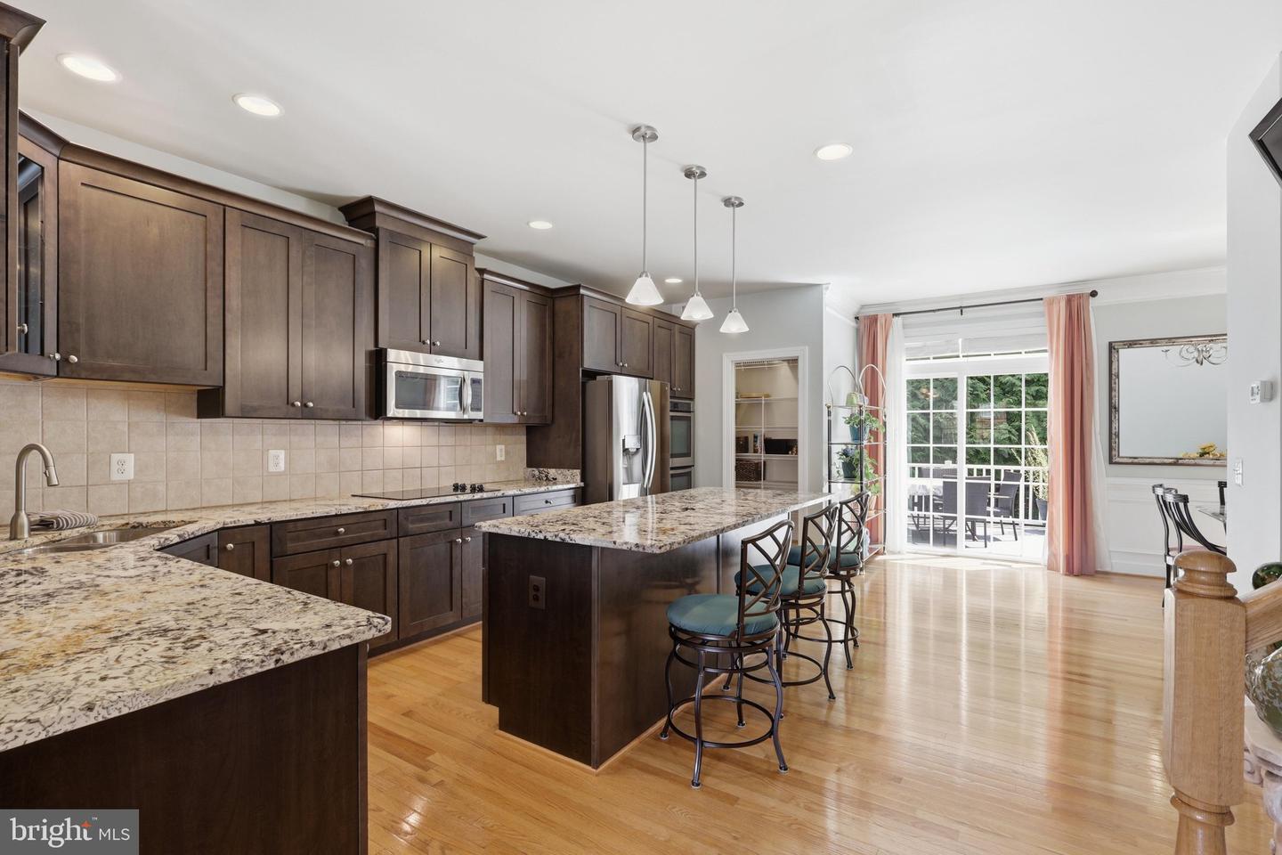 20200 Center Brook Sq Property Photo 6