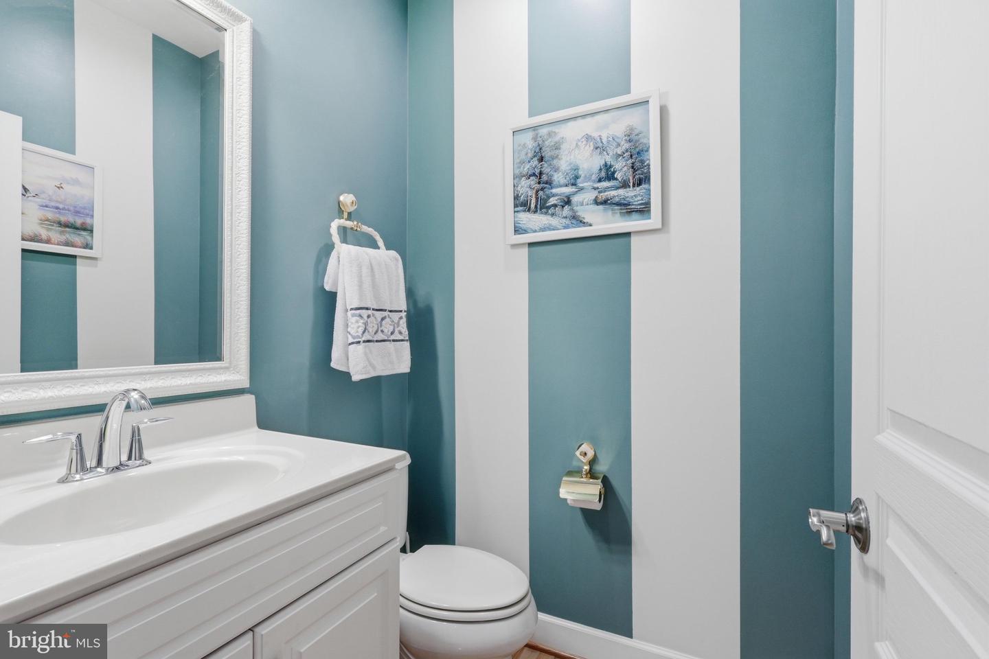 20200 Center Brook Sq Property Photo 17