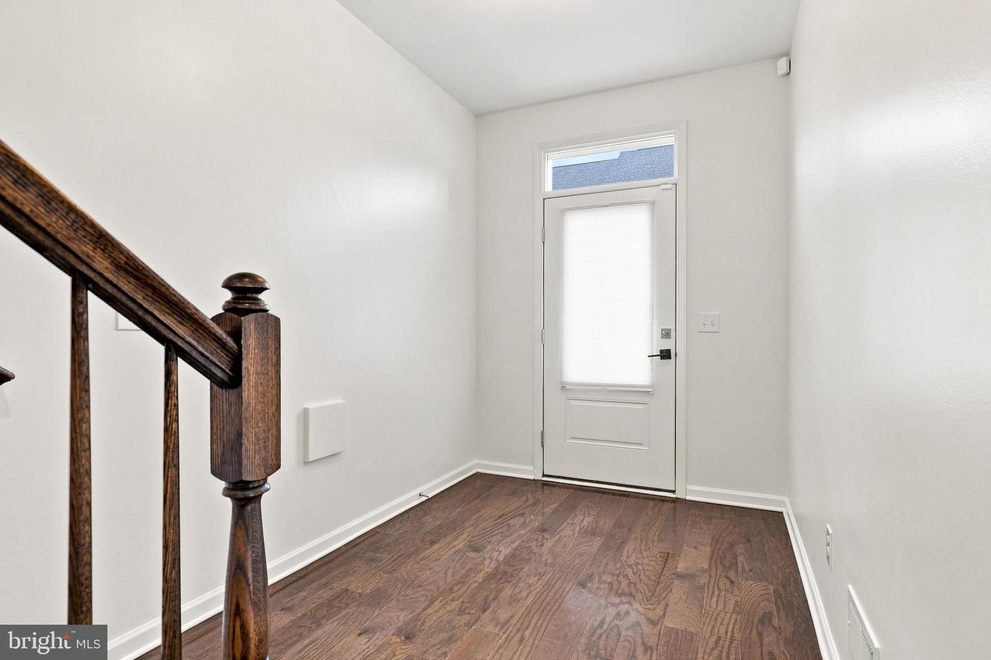 43433 Robey Sq Property Photo 4