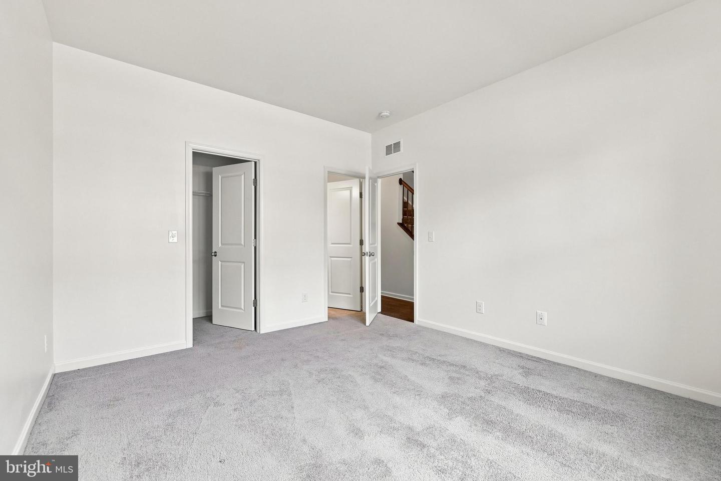43433 Robey Sq Property Photo 7