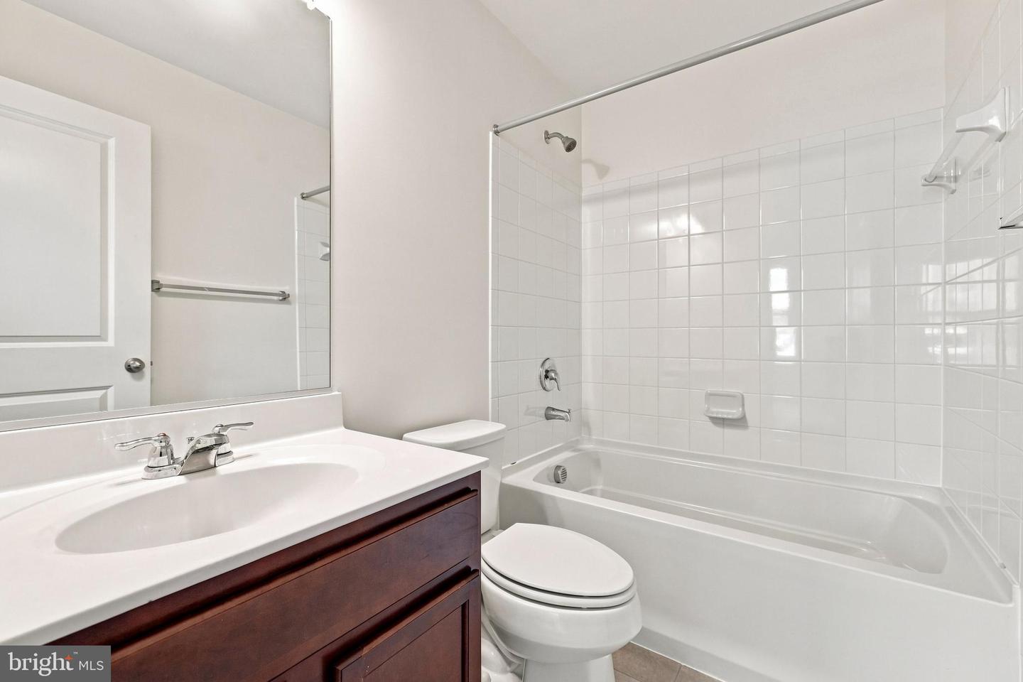 43433 Robey Sq Property Photo 8