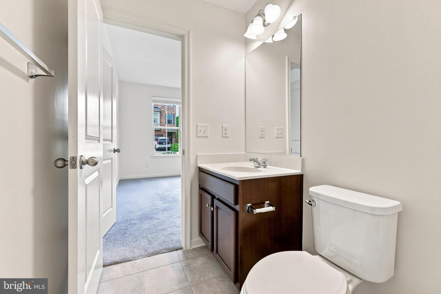 43433 Robey Sq Property Photo 9