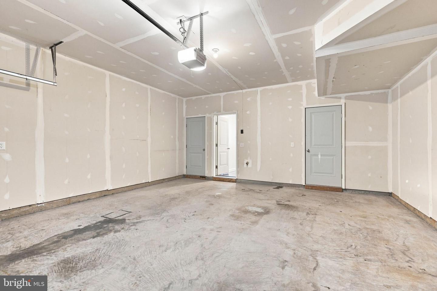 43433 Robey Sq Property Photo 11